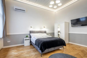Luxurious Apartments At City Center